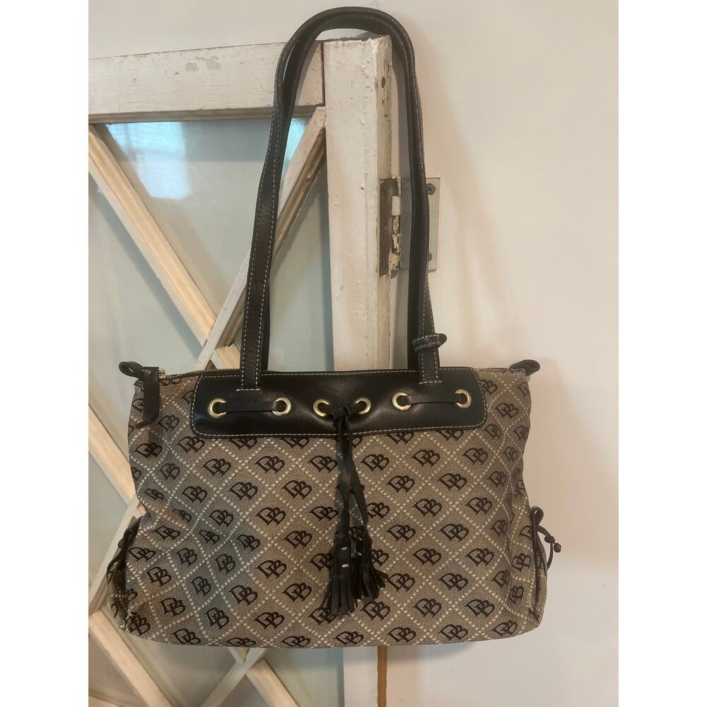 Dooney & Bourke shoulder bag DB monogram print beige & black
